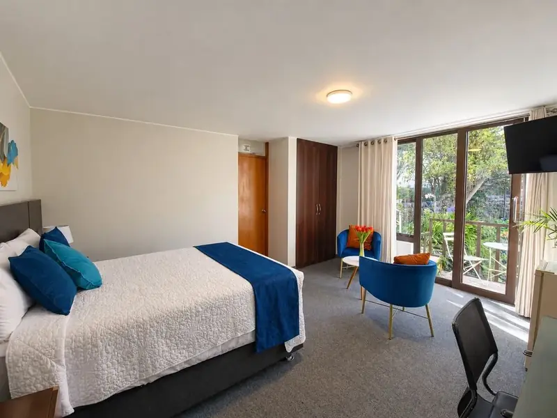 Single Room with desk